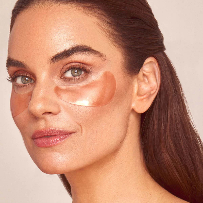 111 Skin The Jetsetter