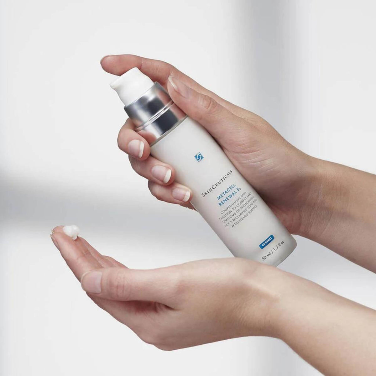 SkinCeuticals Metacell Renewal B3 lifestyle image