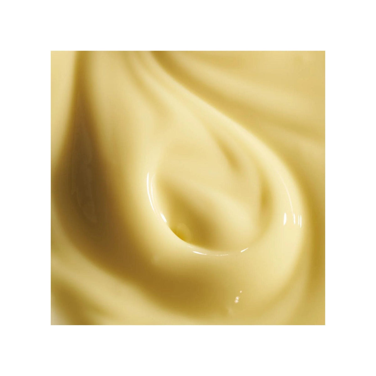 iS Clinical Retinol+ Emulsion 0.3 lifestyle image
