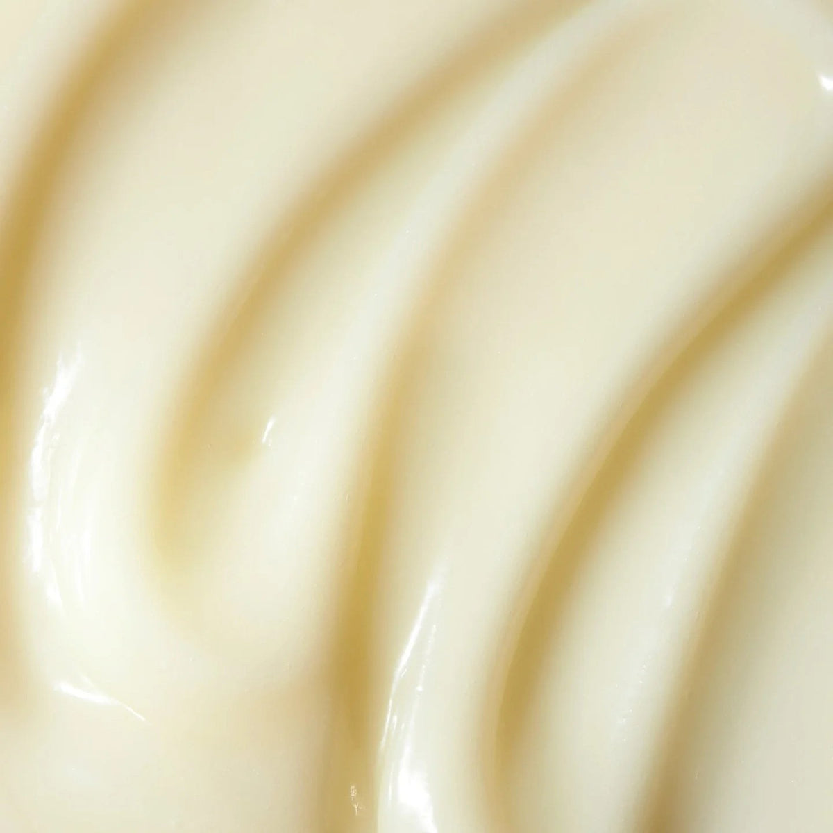 LALICIOUS Velour Body Melt lifestyle image